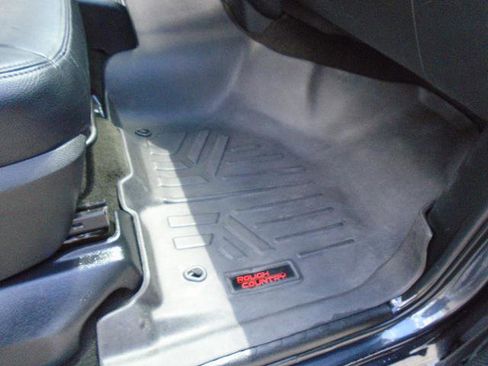 Used 2017 RAM 1500 Classic SLT image 25