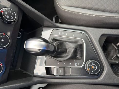 Used 2021 Volkswagen Tiguan S image 13