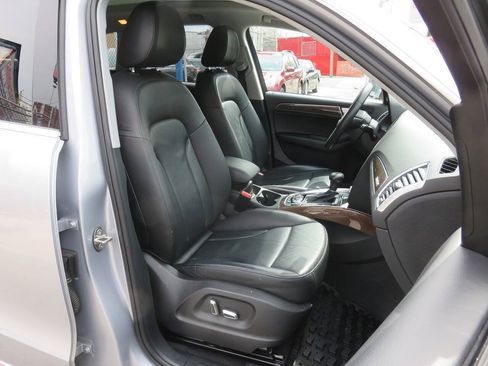 Used 2016 Audi Q5 2.0T Premium Plus w/ Technology Package AWD/4WD image 11