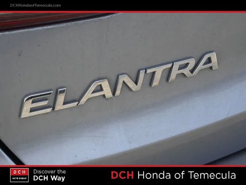 Used 2017 Hyundai Elantra Limited w/ Limited Tech Package 04 image 7