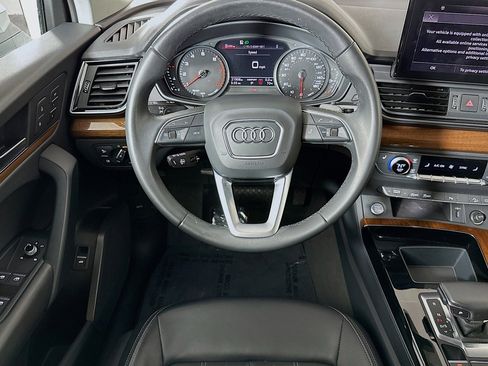 Used 2023 Audi Q5 2.0T Premium w/ Convenience Package image 5