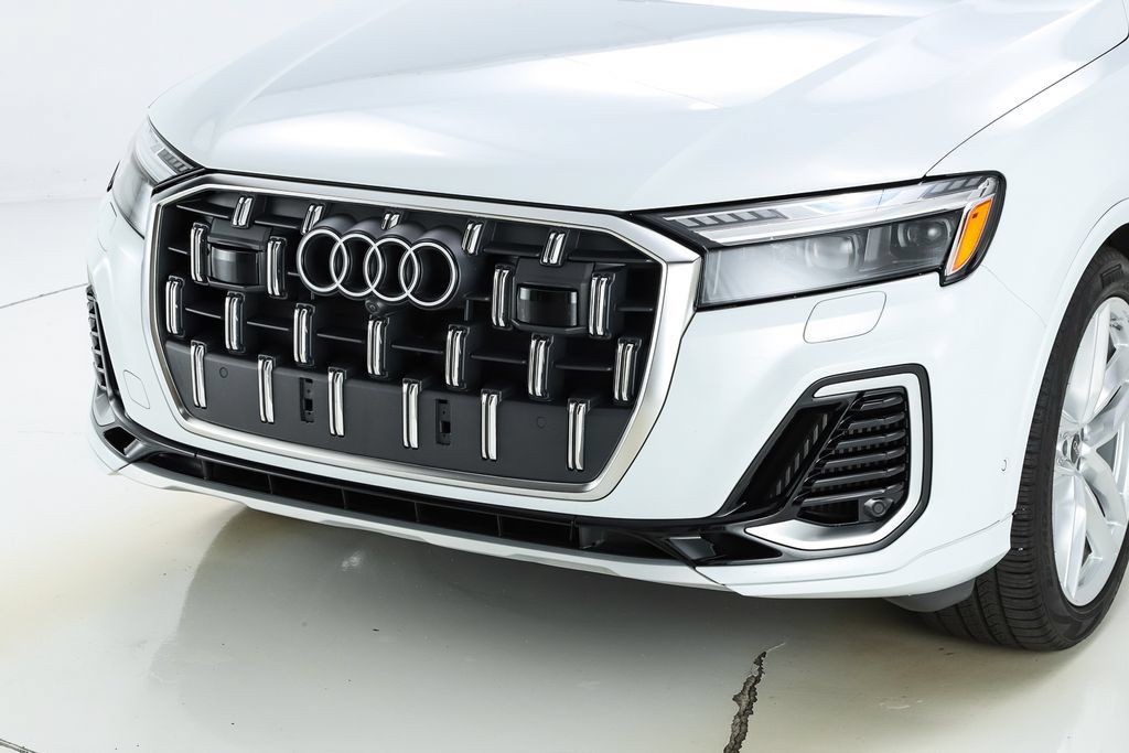 Used 2025 Audi Q7 3.0T Prestige w/ Prestige Package AWD/4WD image 34