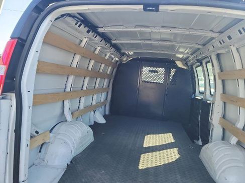 Used 2023 GMC Savana 2500 w/ Driver Convenience Package image 21