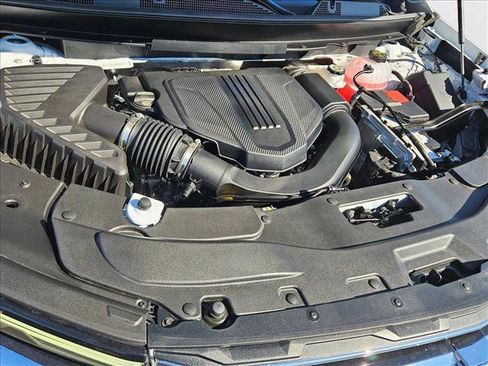 New 2026 Chevrolet Traverse LT w/ Enhanced Driving Package image 17