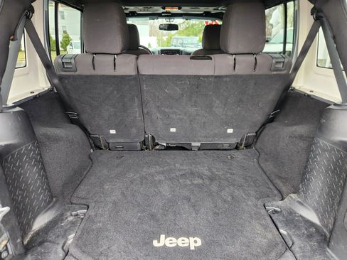 Used 2015 Jeep Wrangler Unlimited Sport w/ Quick Order Package 23S AWD/4WD image 41