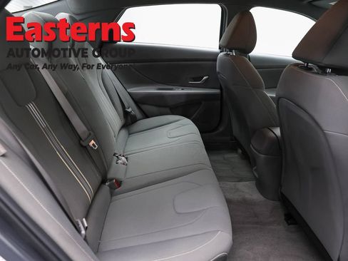 Used 2024 Hyundai Elantra SEL FWD image 22