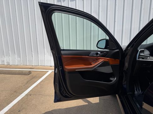 Used 2022 BMW X7 M50i AWD/4WD image 21