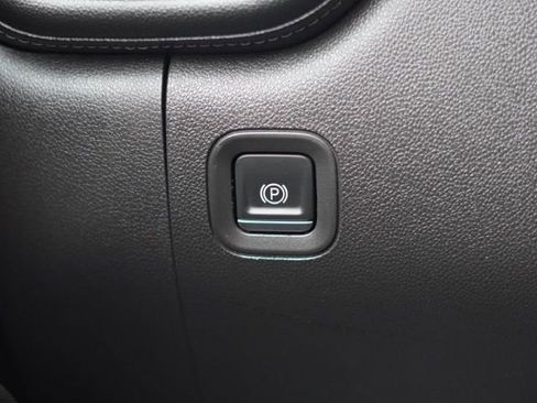 Used 2020 Chevrolet Silverado 1500 LT w/ All-Star Edition image 22