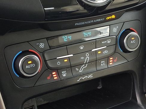 Used 2017 Ford Focus Titanium image 16