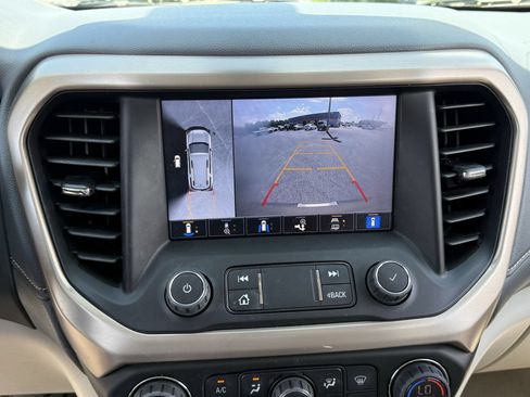Used 2023 GMC Acadia Denali w/ Denali Ultimate Package FWD image 5