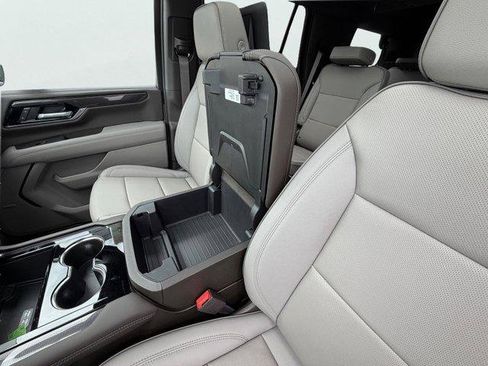 Used 2026 GMC Yukon Elevation w/ Elevation Premium Package AWD/4WD image 34