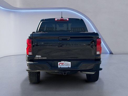 Used 2024 Chevrolet Colorado Z71 w/ Z71 Convenience Package 2 AWD/4WD image 4