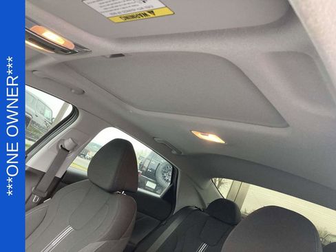Used 2025 Hyundai Elantra SEL FWD image 19