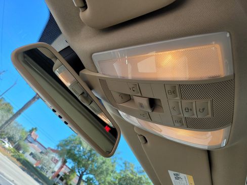 Used 2014 Mercedes-Benz C 250 Sedan image 19