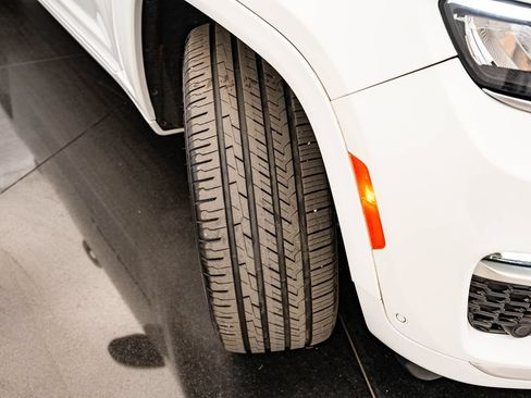 Used 2022 Jeep Grand Cherokee Summit AWD/4WD image 56