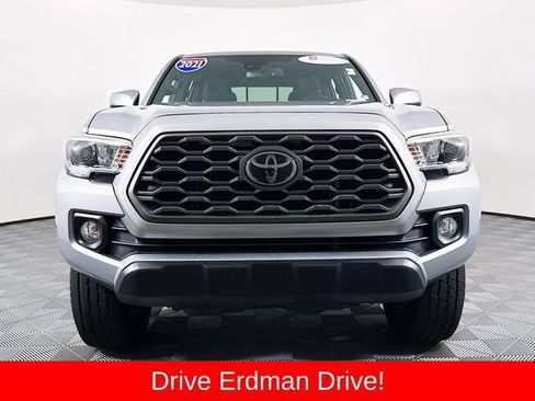 Certified 2021 Toyota Tacoma TRD Off-Road AWD/4WD image 2