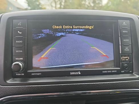 Used 2019 Dodge Grand Caravan SXT FWD image 18