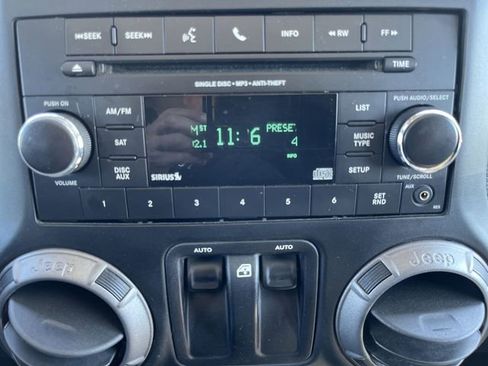 Used 2015 Jeep Wrangler Sport AWD/4WD image 14