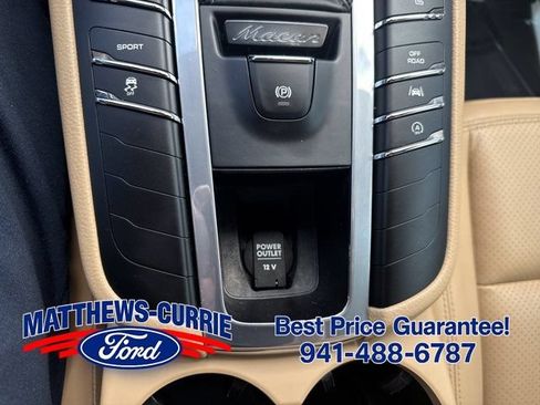 Used 2018 Porsche Macan AWD/4WD image 20