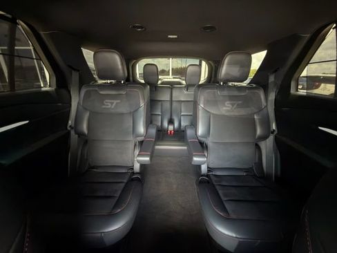 Used 2025 Ford Explorer ST RWD image 37