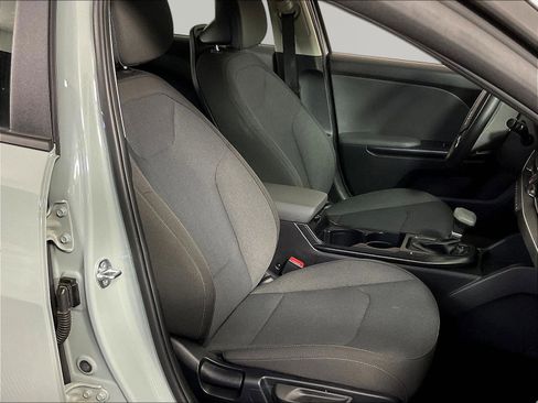 Used 2025 Kia K4 FWD image 28
