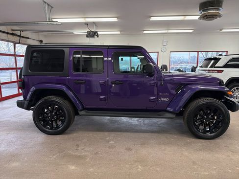 Certified 2023 Jeep Wrangler Unlimited Sahara w/ Cold Weather Group image 31