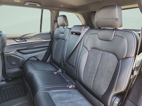 New 2026 Jeep Grand Cherokee Laredo image 15