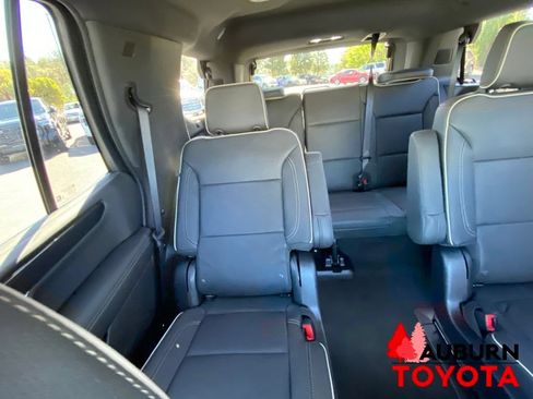Used 2025 GMC Yukon Elevation AWD/4WD image 24