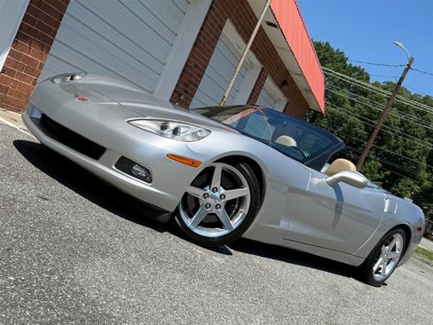 Used 2005 Chevrolet Corvette Convertible w/ Preferred Equipment Group RWD image 8