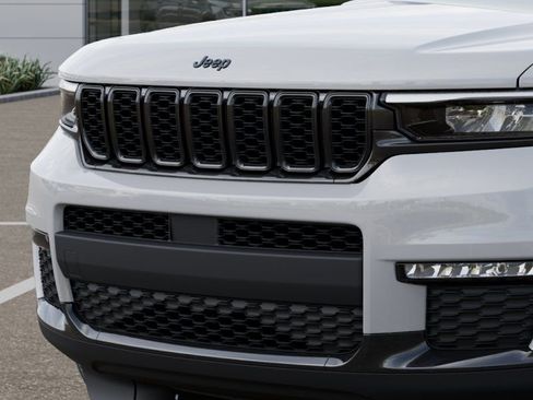 New 2025 Jeep Grand Cherokee L Limited image 11