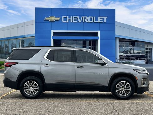 New 2023 Chevrolet Traverse LT FWD image 5
