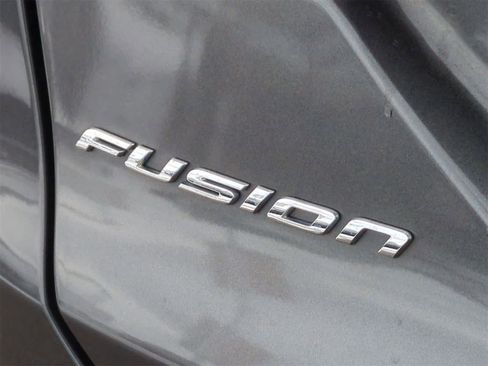 Used 2017 Ford Fusion Titanium image 12