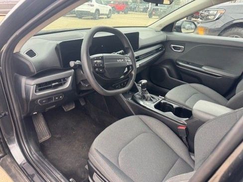 Used 2025 Kia K4 LXS image 15