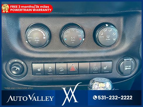 Used 2018 Jeep Wrangler Unlimited Sahara w/ Connectivity Group AWD/4WD image 33