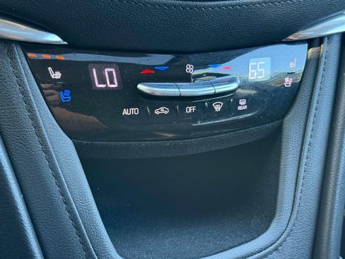 Used 2019 Cadillac XT5 Premium Luxury AWD/4WD image 26