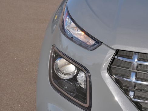 Certified 2023 Hyundai Venue SEL image 16