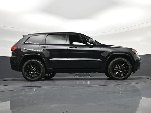 Used 2020 Jeep Grand Cherokee Altitude AWD/4WD image 35