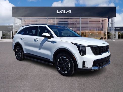 Certified 2025 Kia Sorento S w/ Panoramic Sunroof Package AWD/4WD image 1