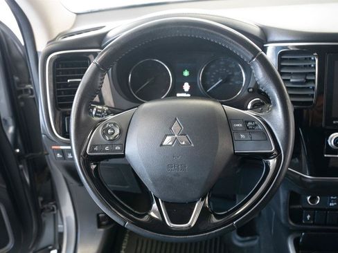 Used 2020 Mitsubishi Outlander SEL AWD/4WD image 18