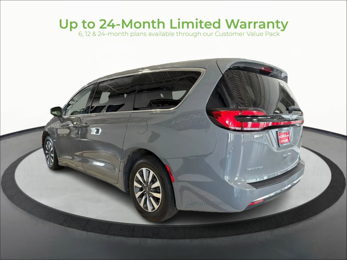 Used 2022 Chrysler Pacifica Touring-L FWD image 5