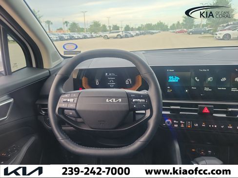 Certified 2026 Kia Sportage EX w/ EX Panorama Roof Package FWD image 23
