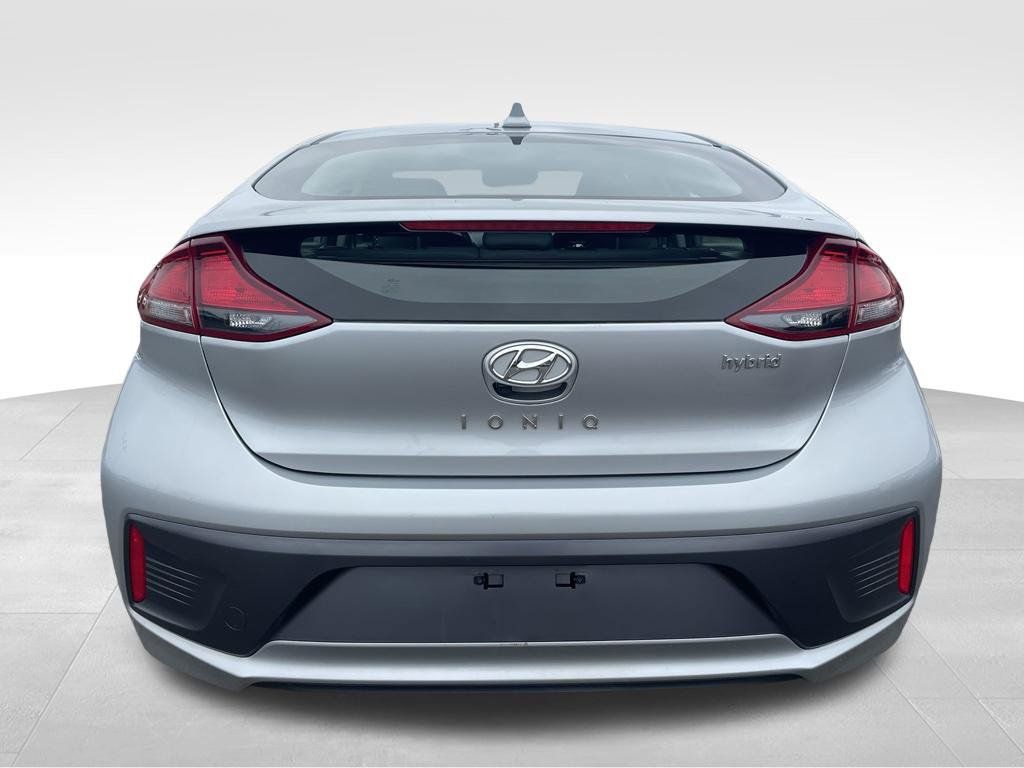 Used 2020 Hyundai Ioniq SE FWD image 13