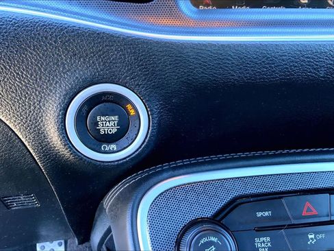 Used 2016 Dodge Challenger R/T Plus image 33