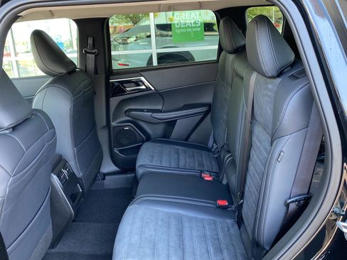 New 2026 Mitsubishi Outlander SE AWD/4WD image 15