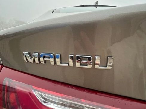 Used 2022 Chevrolet Malibu LT image 19
