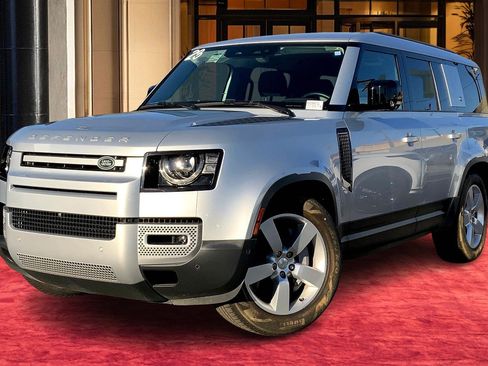 Used 2023 Land Rover Defender 130 SE image 1