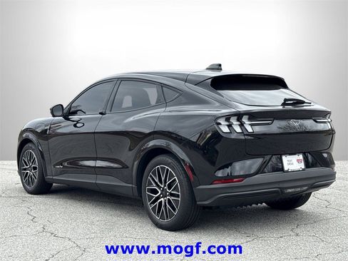 Certified 2025 Ford Mustang Mach-E Premium image 30