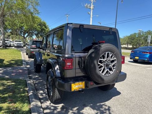 Used 2025 Jeep Wrangler Unlimited Sahara AWD/4WD image 5