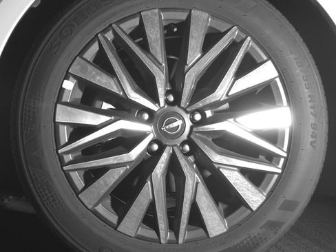 Used 2025 Nissan Altima 2.5 SV FWD image 12
