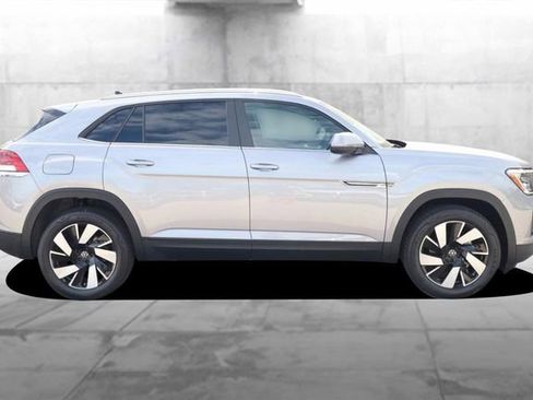 New 2026 Volkswagen Atlas Cross Sport SE image 5